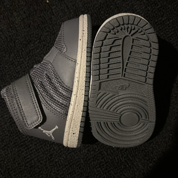 Nike Air Jordan 1 Flight 4 Prem Gray Infant SNEAKERS - Size 4c trending style - Picture 4 of 9